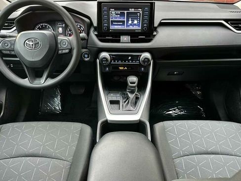 Used 2022 Toyota RAV4 XLE image 16