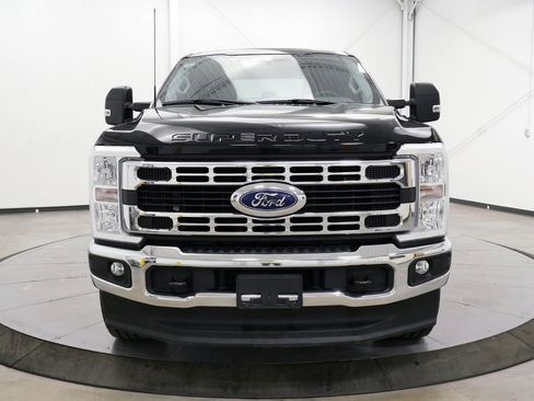 Used 2023 Ford F250 XLT AWD/4WD image 2