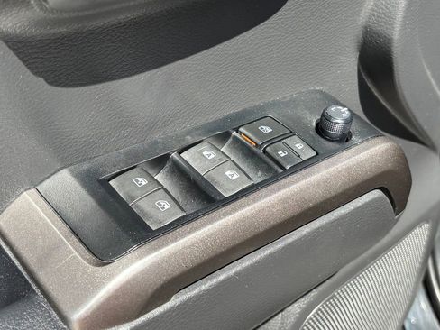 Used 2023 Toyota Tacoma SR5 RWD image 25
