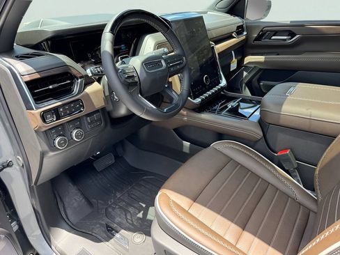 New 2026 GMC Yukon XL Denali Ultimate w/ LPO, Floor Liner Package AWD/4WD image 7