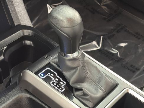Used 2022 Toyota Tacoma SR5 RWD image 13