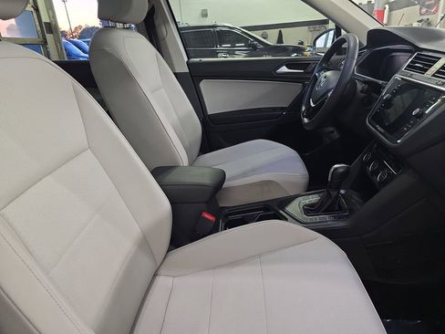 Used 2020 Volkswagen Tiguan SEL image 10