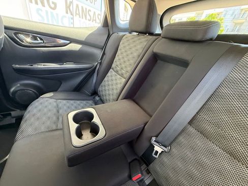 Used 2020 Nissan Rogue Sport SV FWD image 28