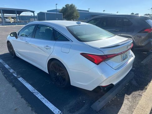 Used 2020 Toyota Avalon Touring w/ Advanced Safety Package FWD image 4