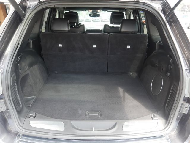 Used 2018 Jeep Grand Cherokee Limited w/ Trailer Tow Group IV RWD image 9