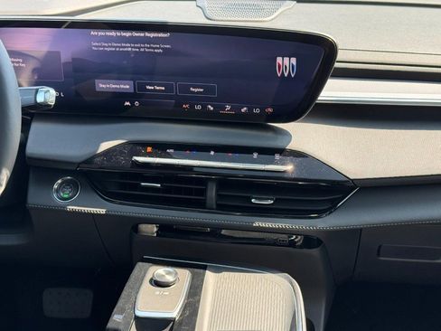 New 2026 Buick Enclave Sport Touring w/ Power Package image 9