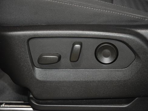 Used 2024 Chevrolet Silverado 2500 Custom w/ Custom Value Package image 43