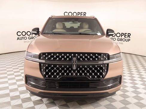 New 2026 Lincoln Navigator Black Label AWD/4WD image 9