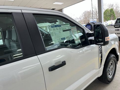 New 2026 Ford F250 XL w/ XL Chrome Package RWD image 9
