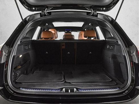 Certified 2025 Mercedes-Benz GLC 300 4MATIC image 6