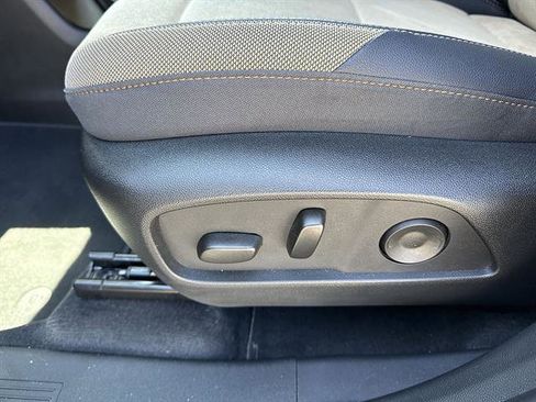 Used 2025 Chevrolet Equinox ACTIV w/ Safety and Technology Package AWD/4WD image 42
