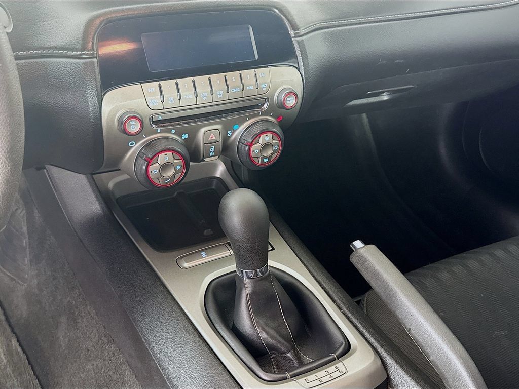 Used 2015 Chevrolet Camaro LS RWD image 17