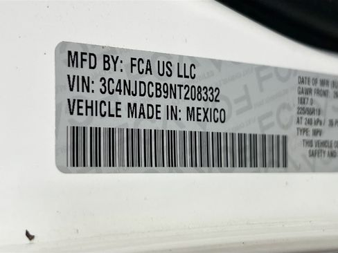 Used 2022 Jeep Compass Limited image 29