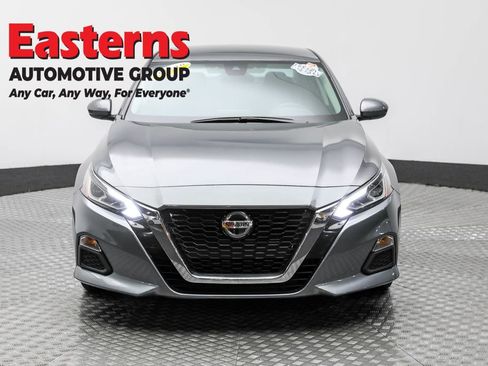 Used 2022 Nissan Altima 2.5 SV image 2