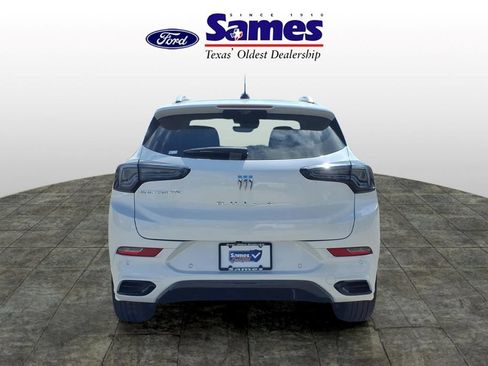 Used 2025 Buick Encore GX Avenir w/ Avenir Technology Package FWD image 4