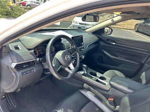 Used 2021 Nissan Altima 2.0 SR FWD image 19