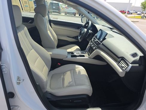 Used 2019 Honda Accord Touring image 33