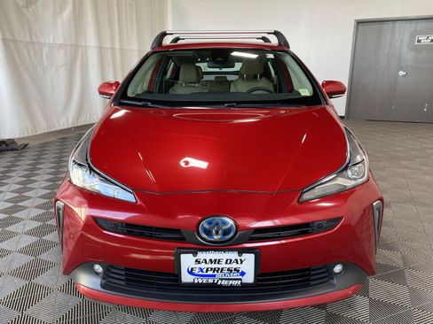 Used 2020 Toyota Prius LE AWD/4WD image 3