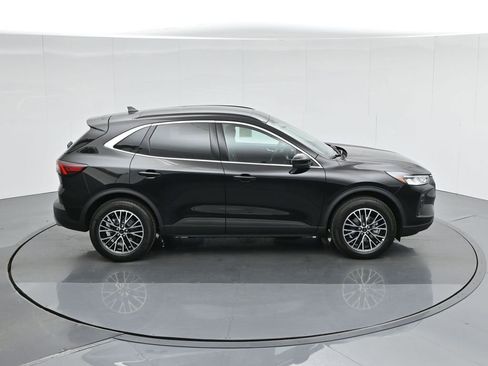 New 2025 Ford Escape SE image 38