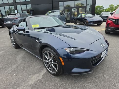 Used 2021 MAZDA MX-5 Miata Grand Touring RWD image 10