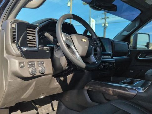 Certified 2024 Chevrolet Silverado 2500 LTZ w/ LTZ Texas Edition image 8