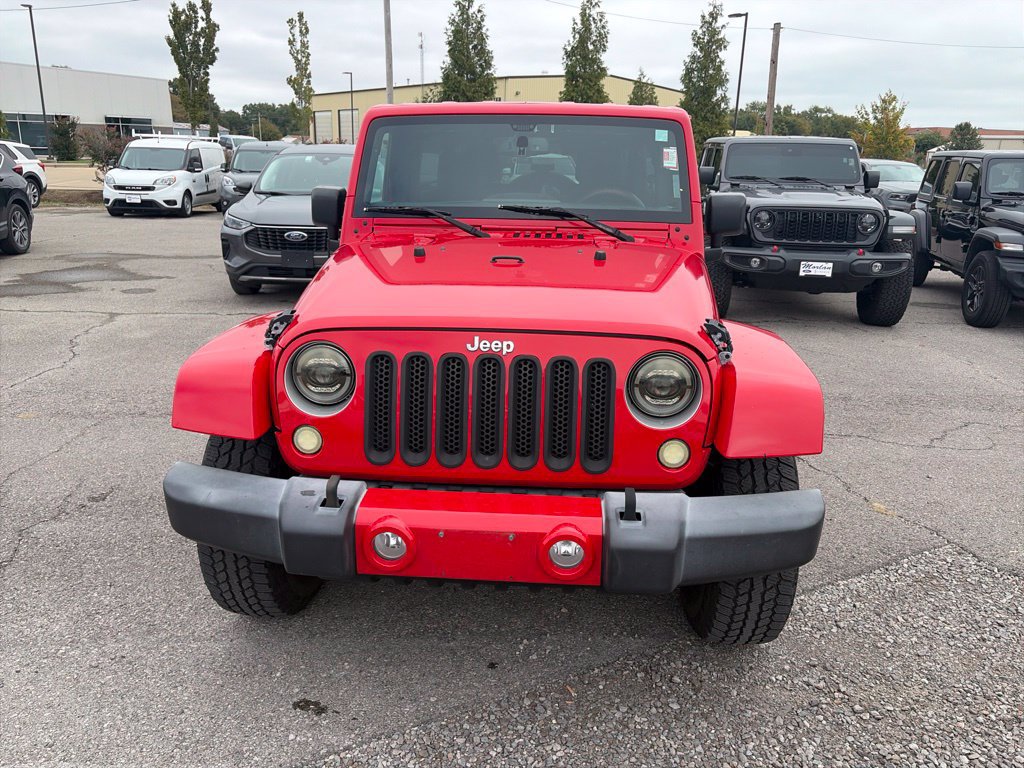 Used 2016 Jeep Wrangler Unlimited Sahara w/ Connectivity Group AWD/4WD image 9