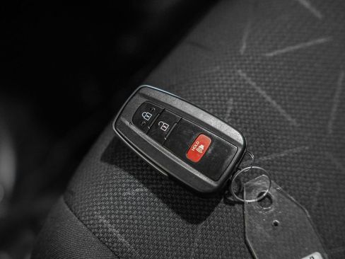 Used 2023 Toyota RAV4 XLE image 42