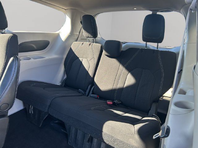 Used 2023 Chrysler Voyager LX FWD image 18