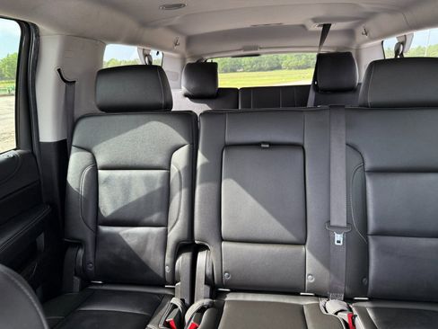 Used 2019 Chevrolet Suburban LT image 26