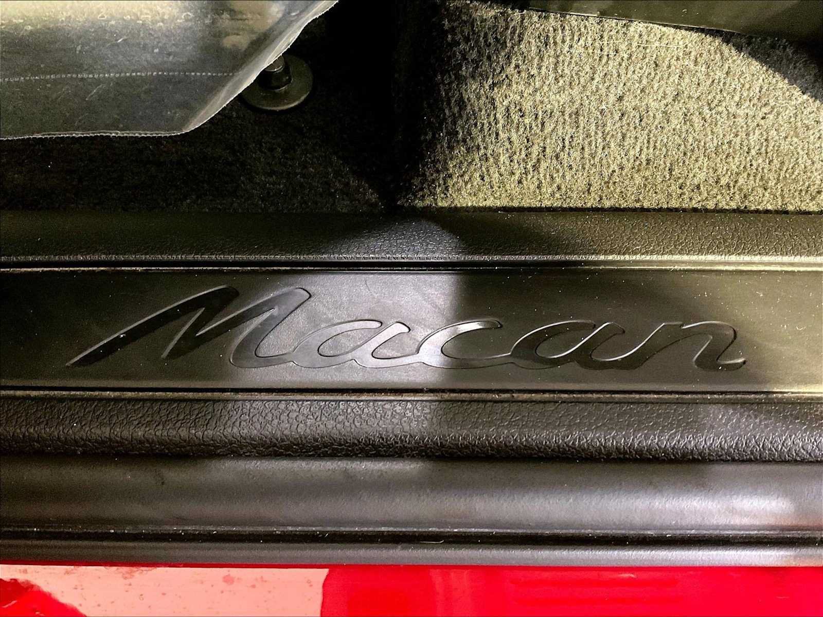 Used 2023 Porsche Macan AWD/4WD image 19