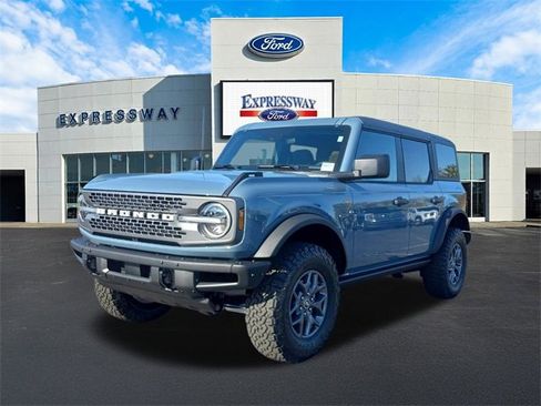 New 2025 Ford Bronco Badlands image 2