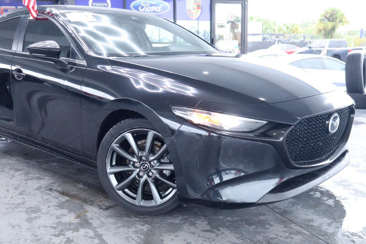 Used 2020 MAZDA MAZDA3 Hatchback FWD image 2