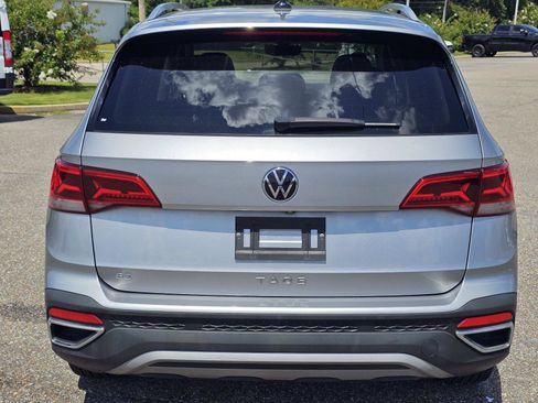 Used 2023 Volkswagen Taos SE w/ Black Wheel Package FWD image 9