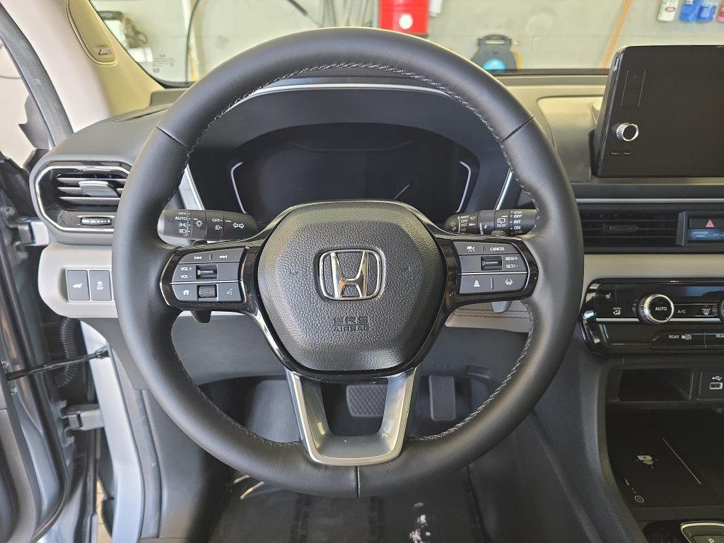 Used 2025 Honda Pilot Touring image 20