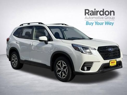 Used 2023 Subaru Forester Premium image 1