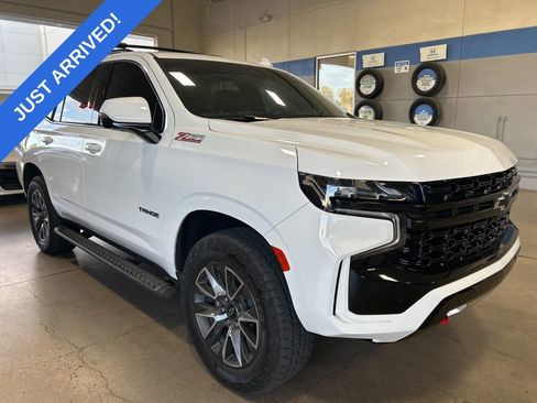 Used 2024 Chevrolet Tahoe Z71 w/ Luxury Package AWD/4WD image 2