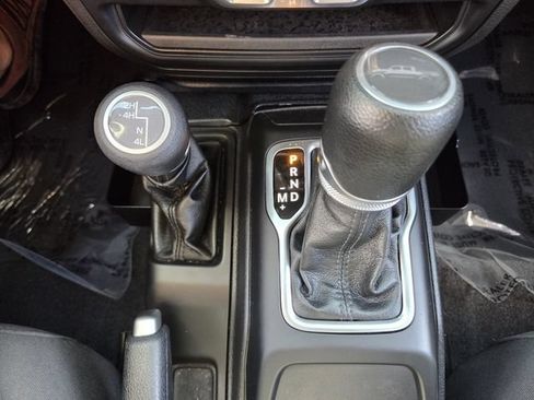 Used 2023 Jeep Gladiator Sport AWD/4WD image 20