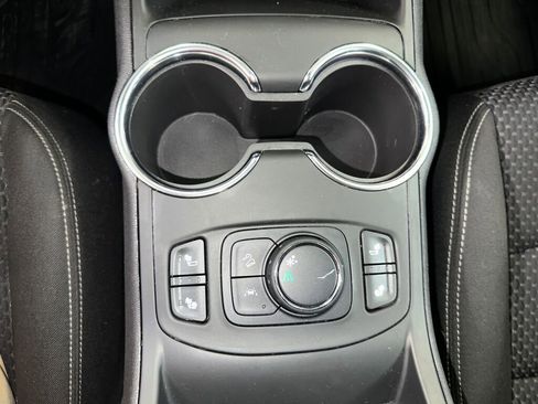 Certified 2022 GMC Terrain SLE w/ Driver Convenience Package image 15