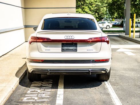 Used 2022 Audi e-tron Premium AWD/4WD image 6