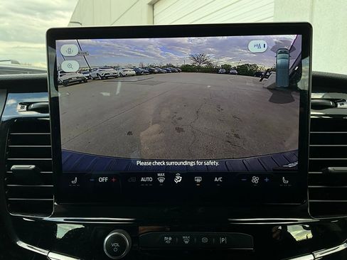 Used 2023 Ford Transit 350 XLT image 30