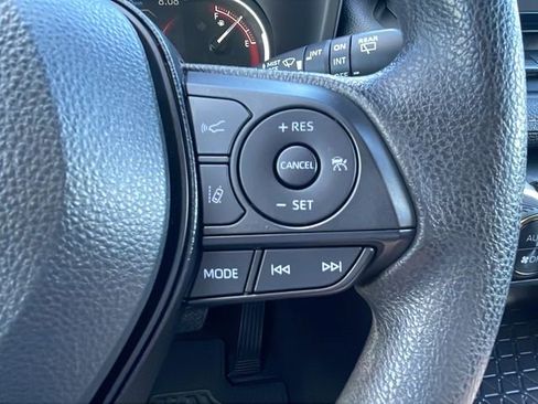 Used 2025 Toyota RAV4 XLE image 25