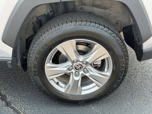 Used 2024 Toyota RAV4 XLE AWD/4WD image 9