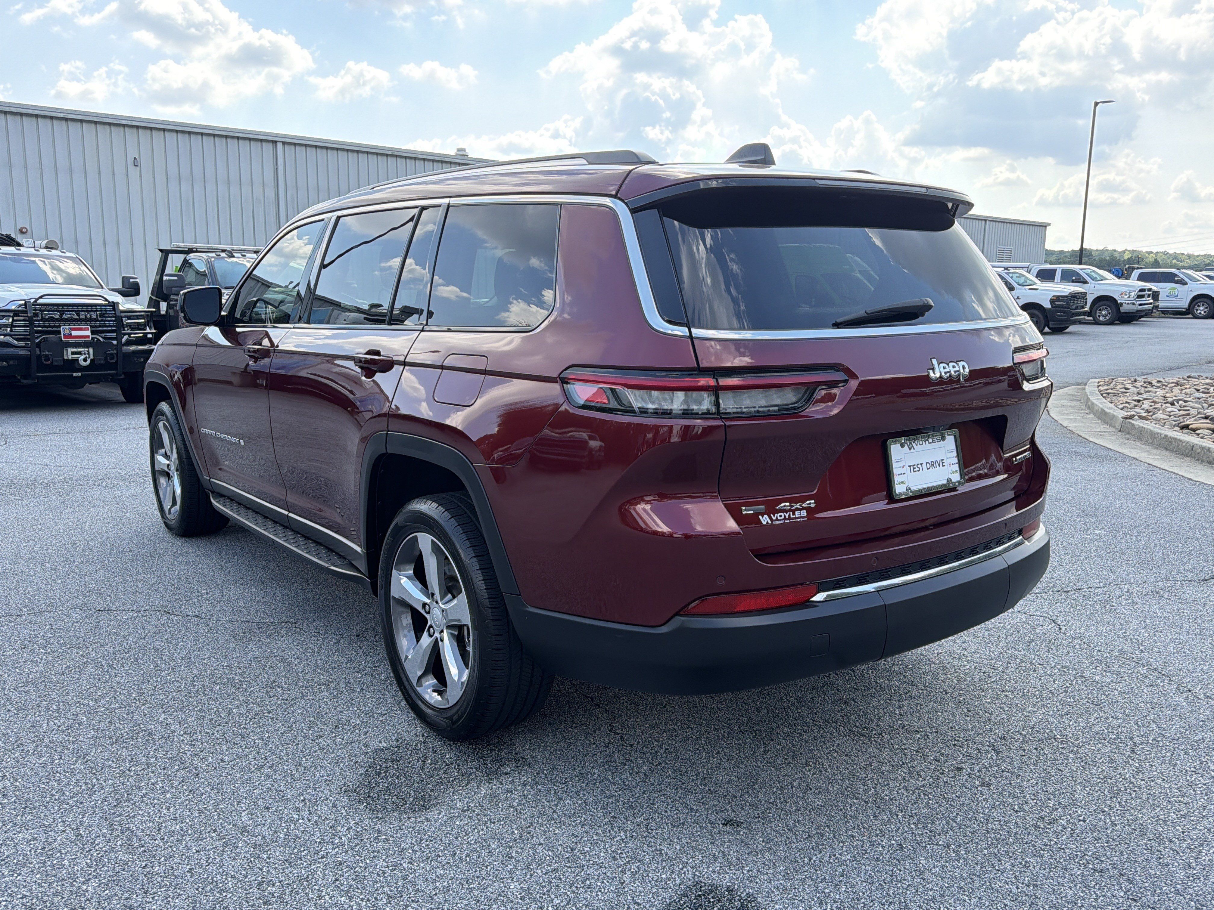Used 2022 Jeep Grand Cherokee L Limited AWD/4WD image 6
