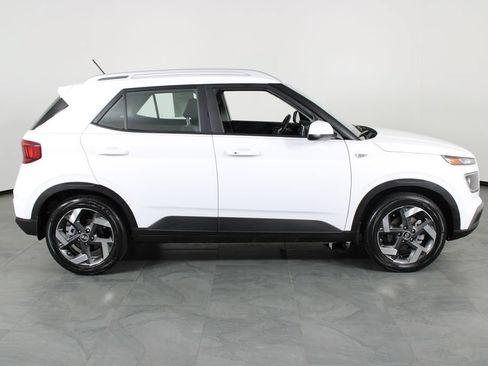 Certified 2026 Hyundai Venue SEL FWD image 15