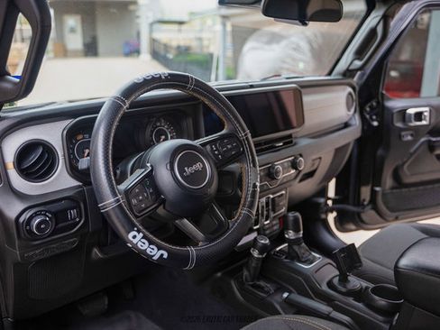 Used 2024 Jeep Wrangler Sport S AWD/4WD image 28