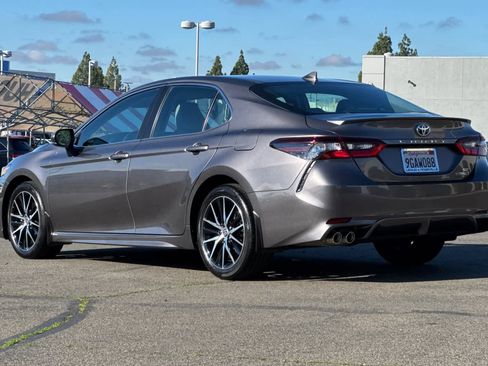 Used 2023 Toyota Camry SE image 7