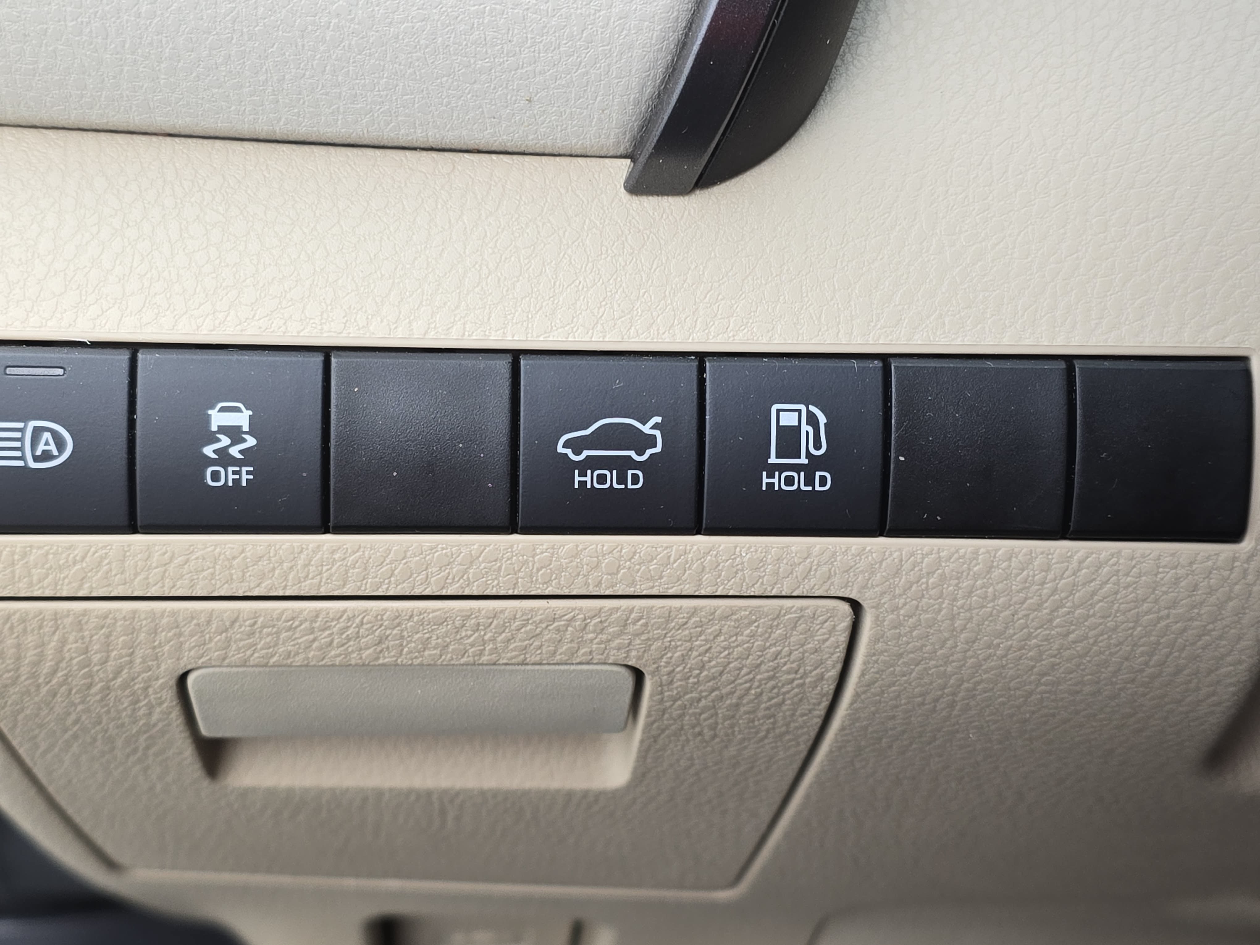 Used 2019 Toyota Camry LE FWD image 24