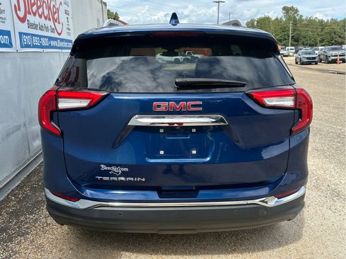 Used 2022 GMC Terrain SLT w/ Infotainment Package II image 4