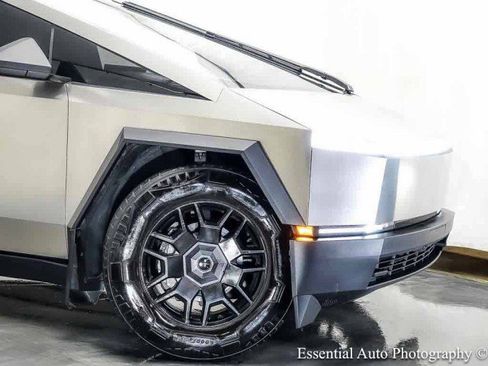 Used 2024 Tesla Cybertruck AWD Crew Cab image 2