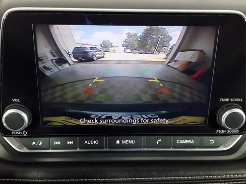Used 2025 Nissan Rogue SV FWD image 15